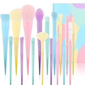 17 Pcs Colourful Makeup Brush Set for Foundation Blending Face Powder Blush